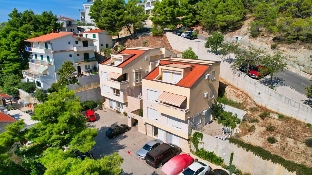 Apartments Villa Astra & Pinija Brela Exteriér fotografie