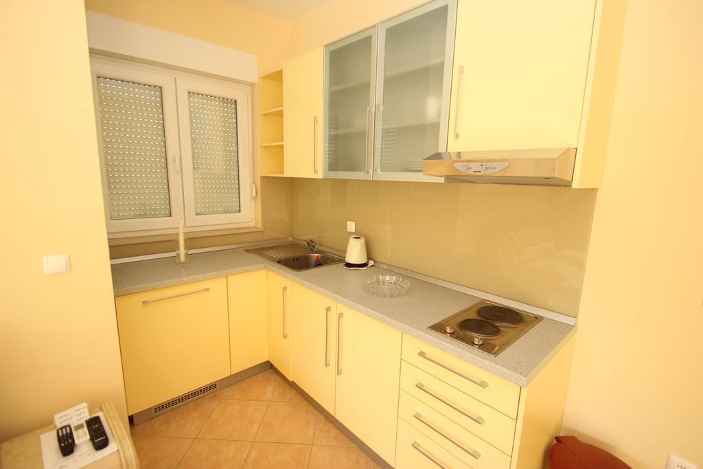 Apartments Villa Astra & Pinija Brela Pokoj fotografie