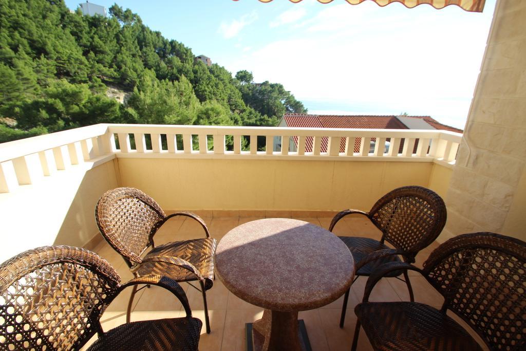 Apartments Villa Astra & Pinija Brela Pokoj fotografie